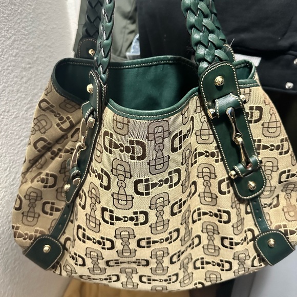 Authentic Gucci Pelham - Picture 1 of 8